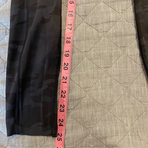 LULULEMON Fast & Free Leggings with Pockets. Size 4. - Picture 5 of 7